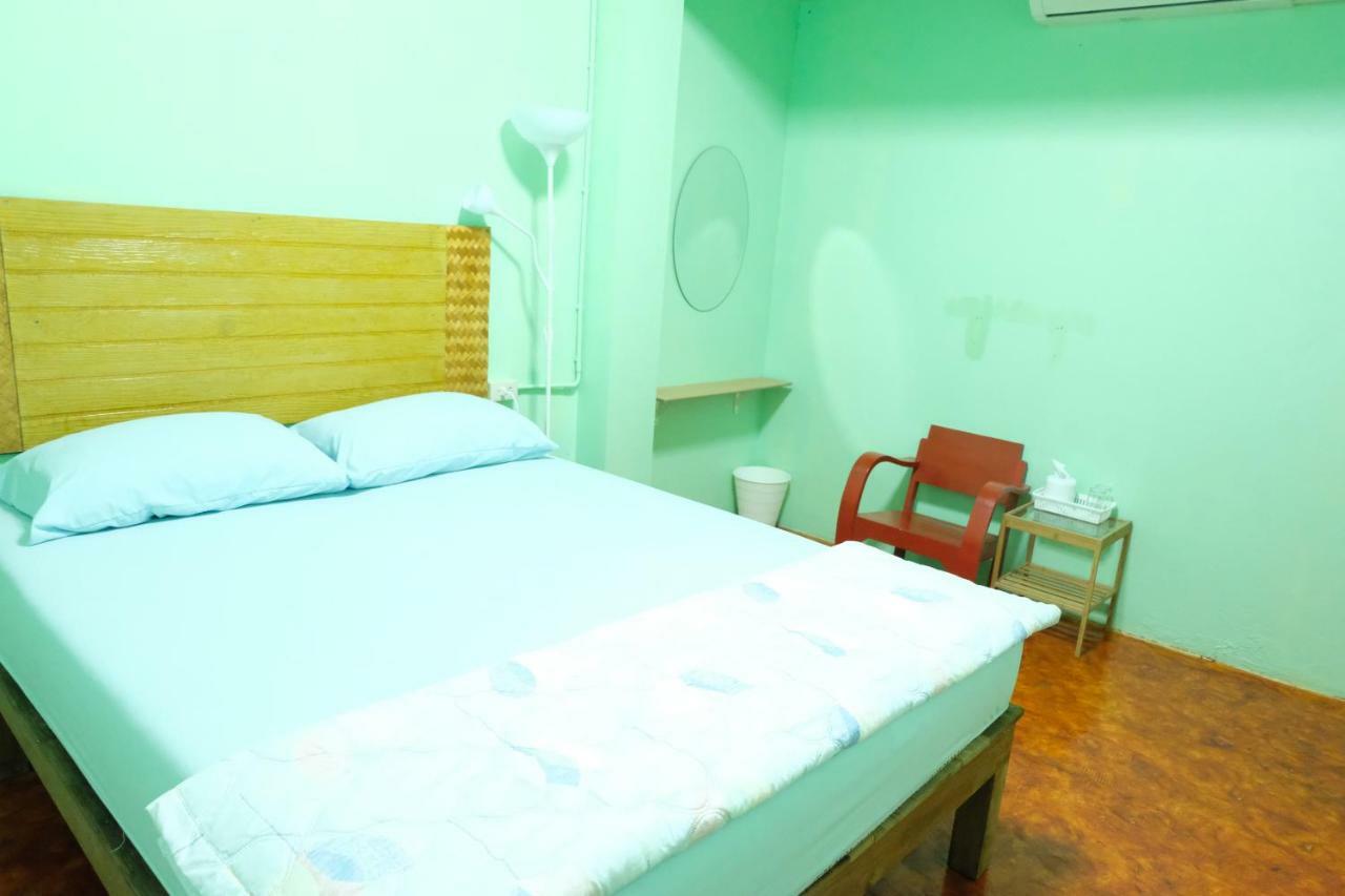 Charming House Hostel Phra Nakhon Si Ayutthaya Buitenkant foto