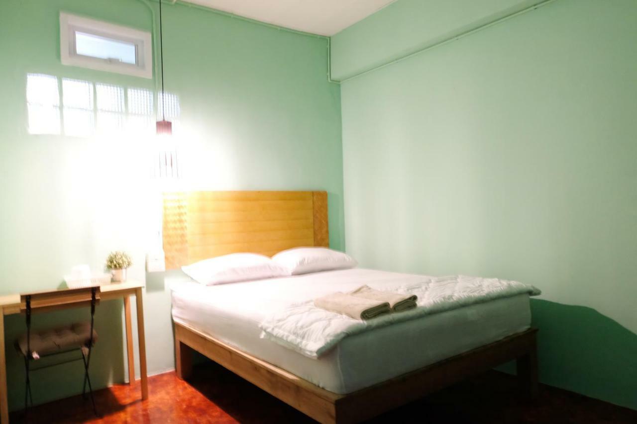 Charming House Hostel Phra Nakhon Si Ayutthaya Buitenkant foto