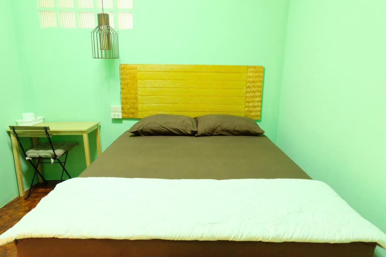 Charming House Hostel Phra Nakhon Si Ayutthaya Buitenkant foto