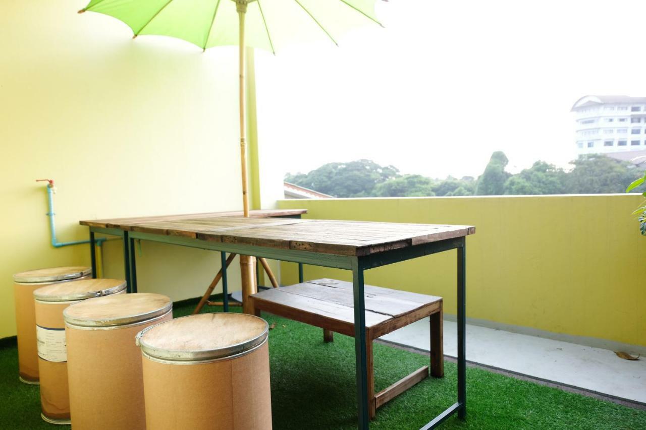 Charming House Hostel Phra Nakhon Si Ayutthaya Buitenkant foto