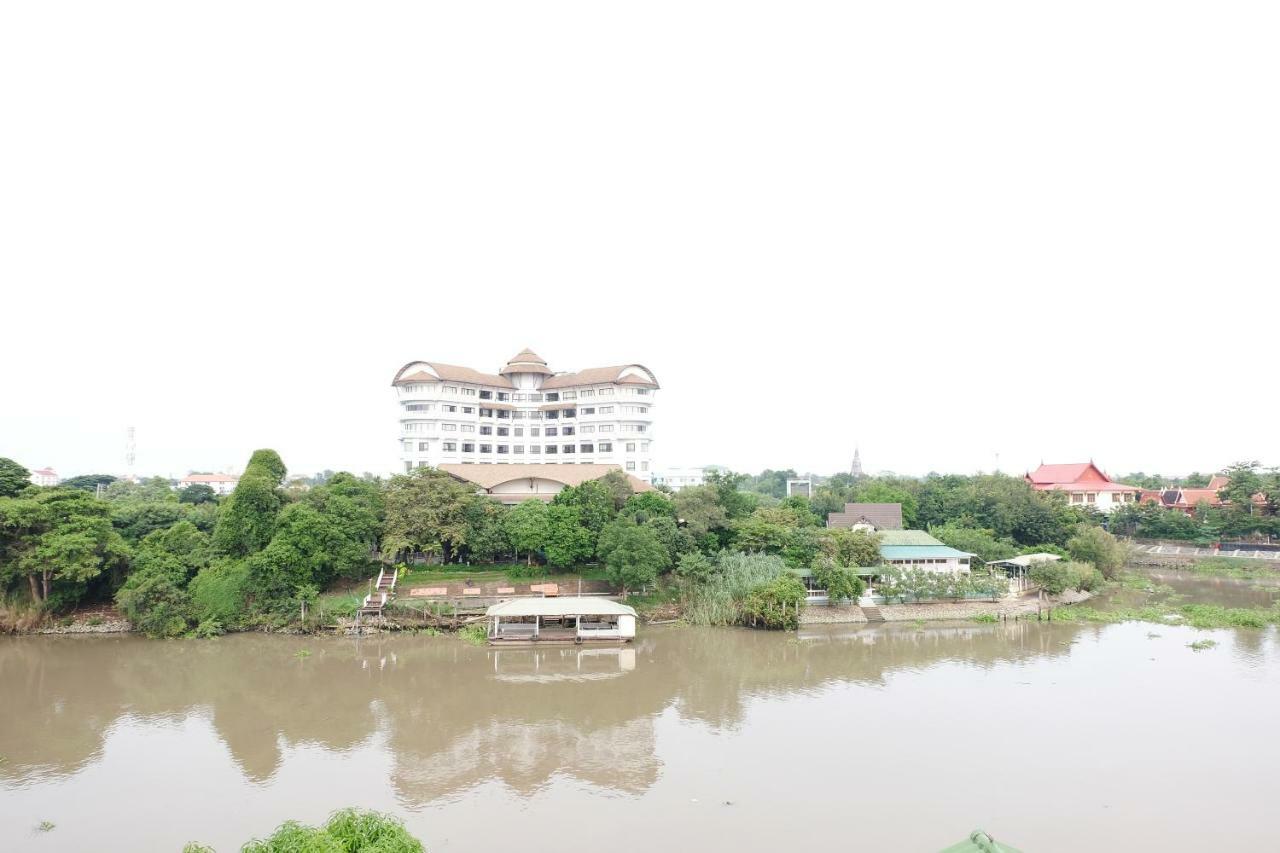 Charming House Hostel Phra Nakhon Si Ayutthaya Buitenkant foto