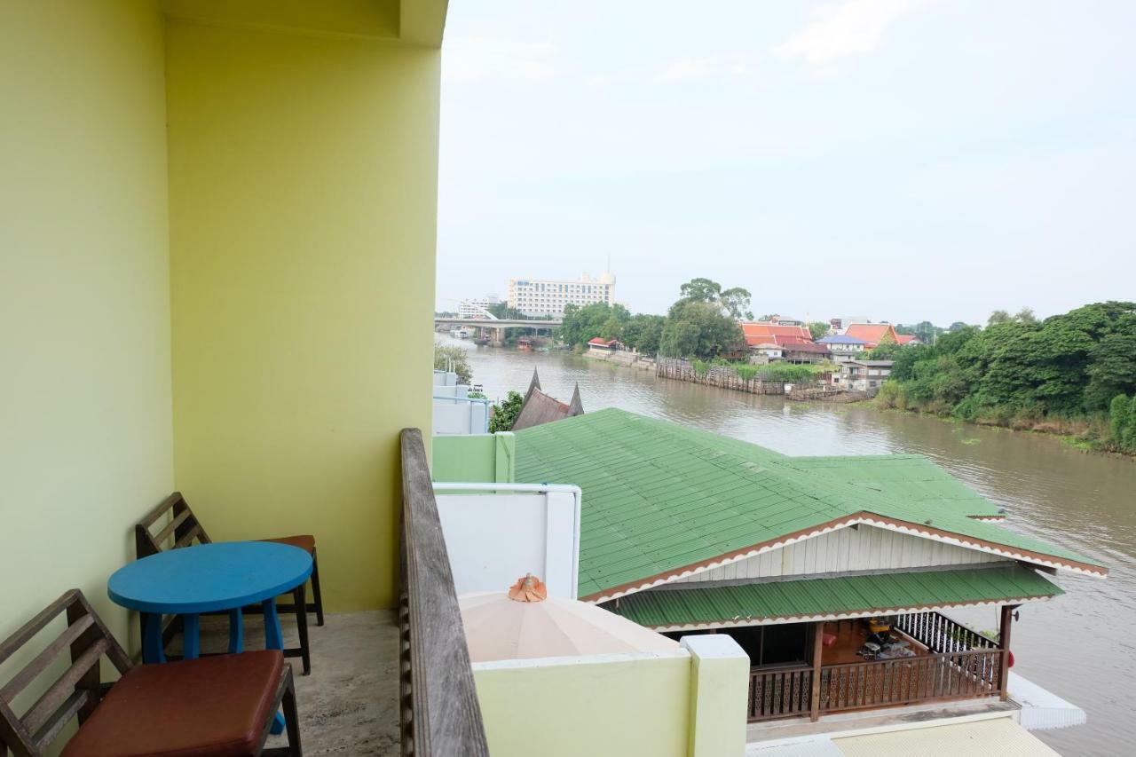 Charming House Hostel Phra Nakhon Si Ayutthaya Buitenkant foto